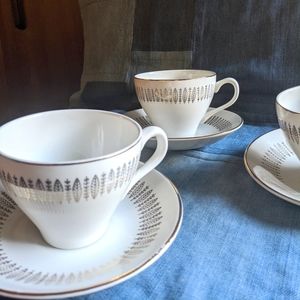 Royal Knight tea cups and saucers X3 22kt gold mcm